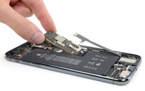iPhone 13 battery replacement